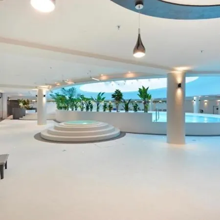 Hanza Tower White 24 Spa & Pool * Szczecin
